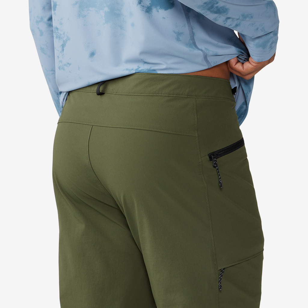 Mountain Hardwear M Chockstone™ Alpine LT Pant in GRÜN