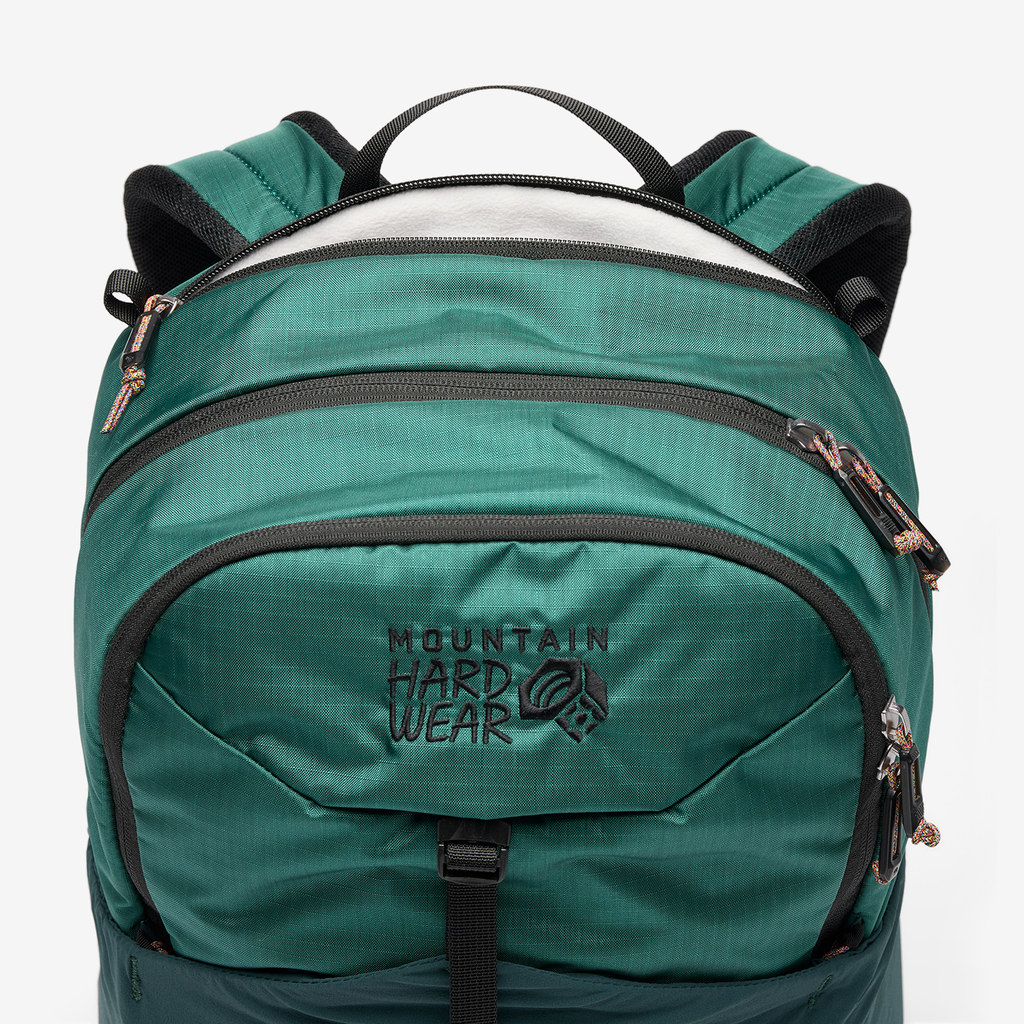 Mountain Hardwear Field Day™ 22L Backpack in GRÜN