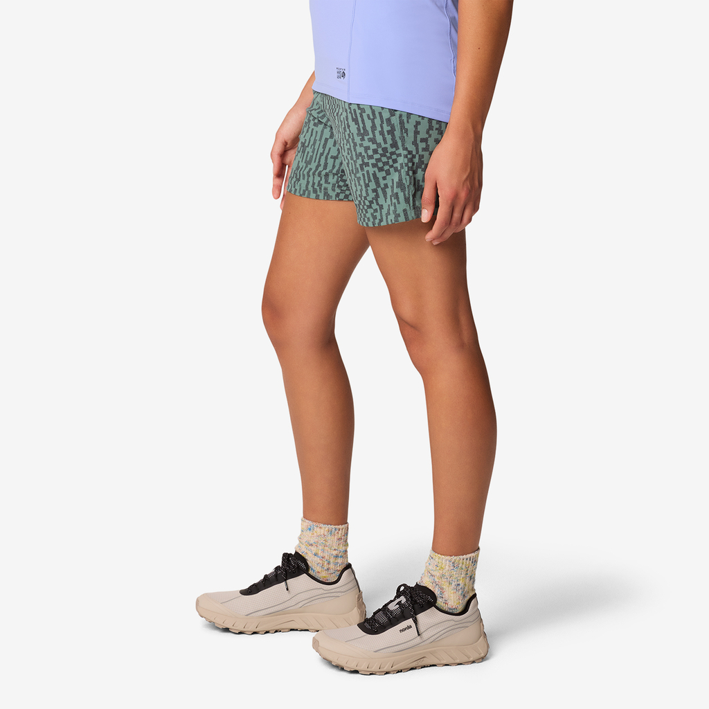 Mountain Hardwear W Dynama™ Short in GRÜN
