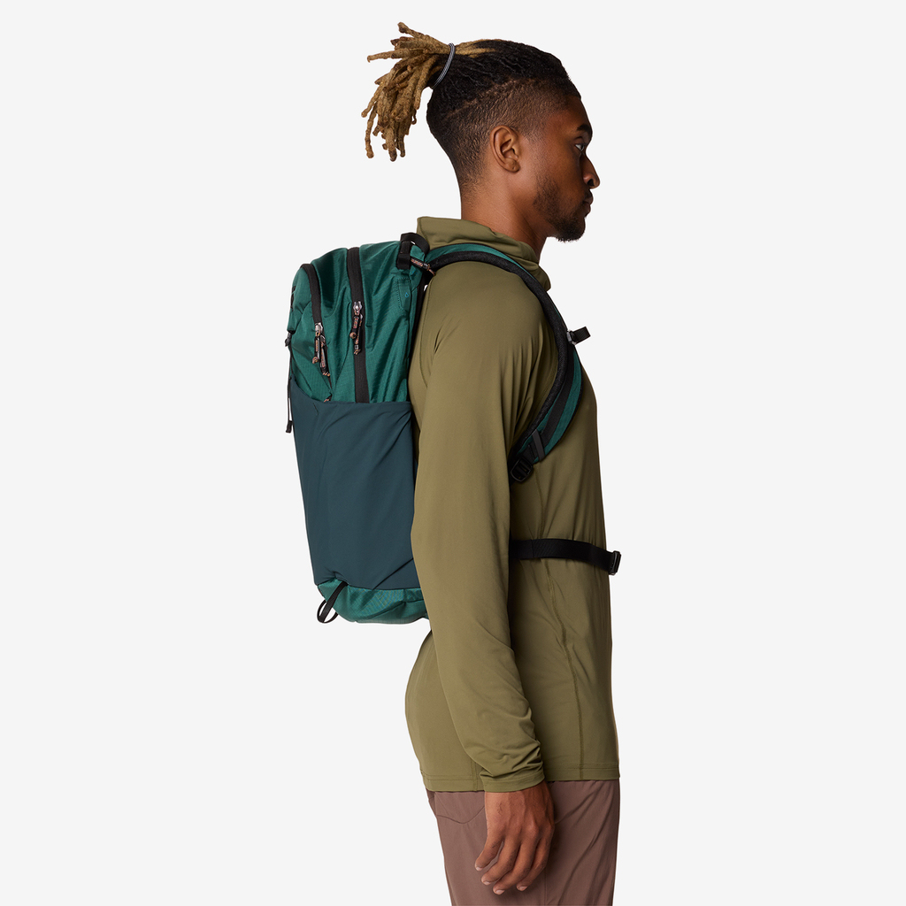 Mountain Hardwear Field Day™ 22L Backpack in GRÜN