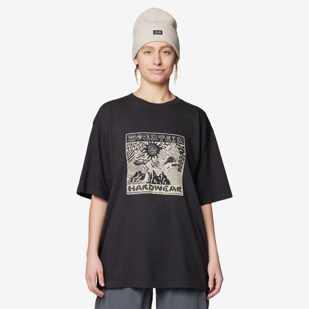 Mountain Hardwear M Collab Graphic™ Short Sleeve in SCHWARZ
