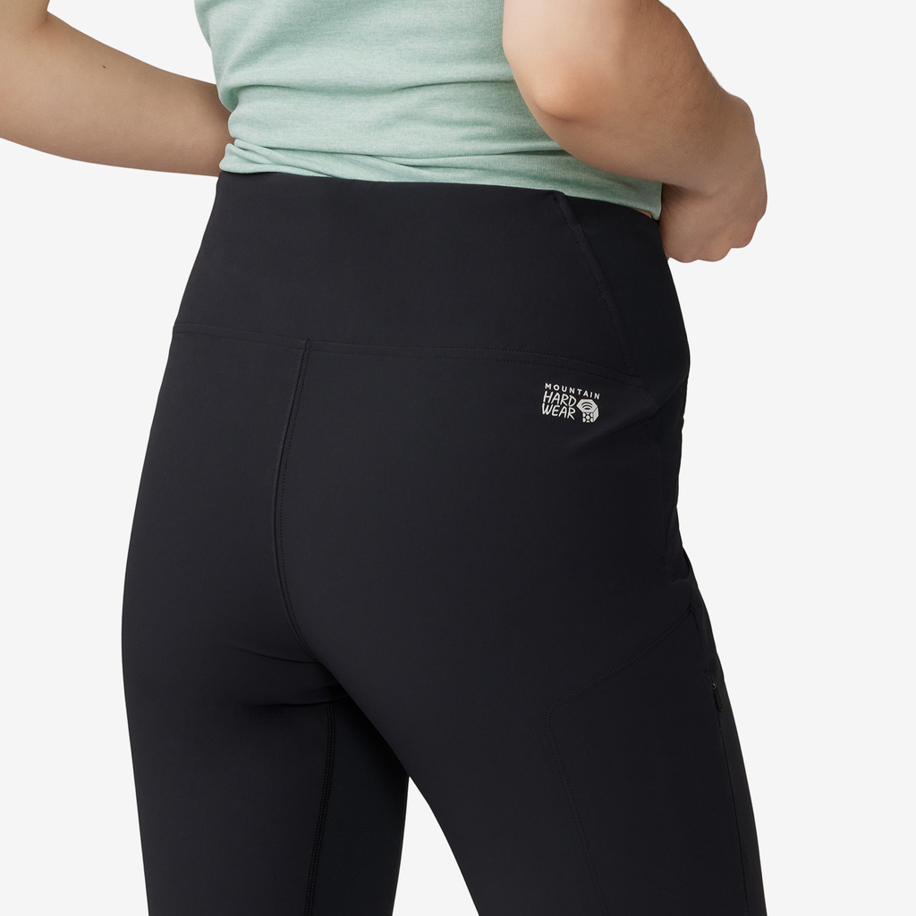 Mountain Hardwear W Chockstone™ Trail Short Tight in SCHWARZ