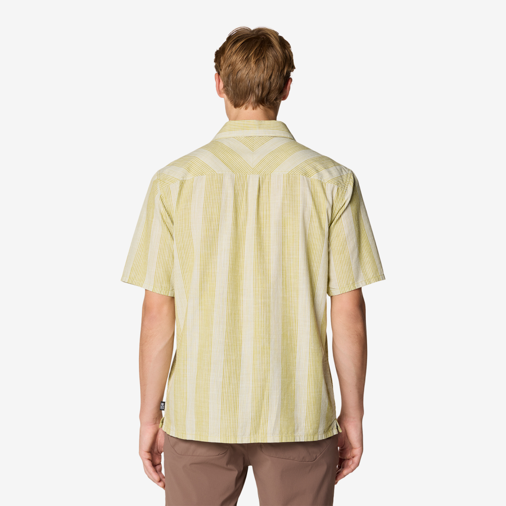 Mountain Hardwear M Cottonwood™ Camp Lite Short Sleeve Shirt in GRÜN