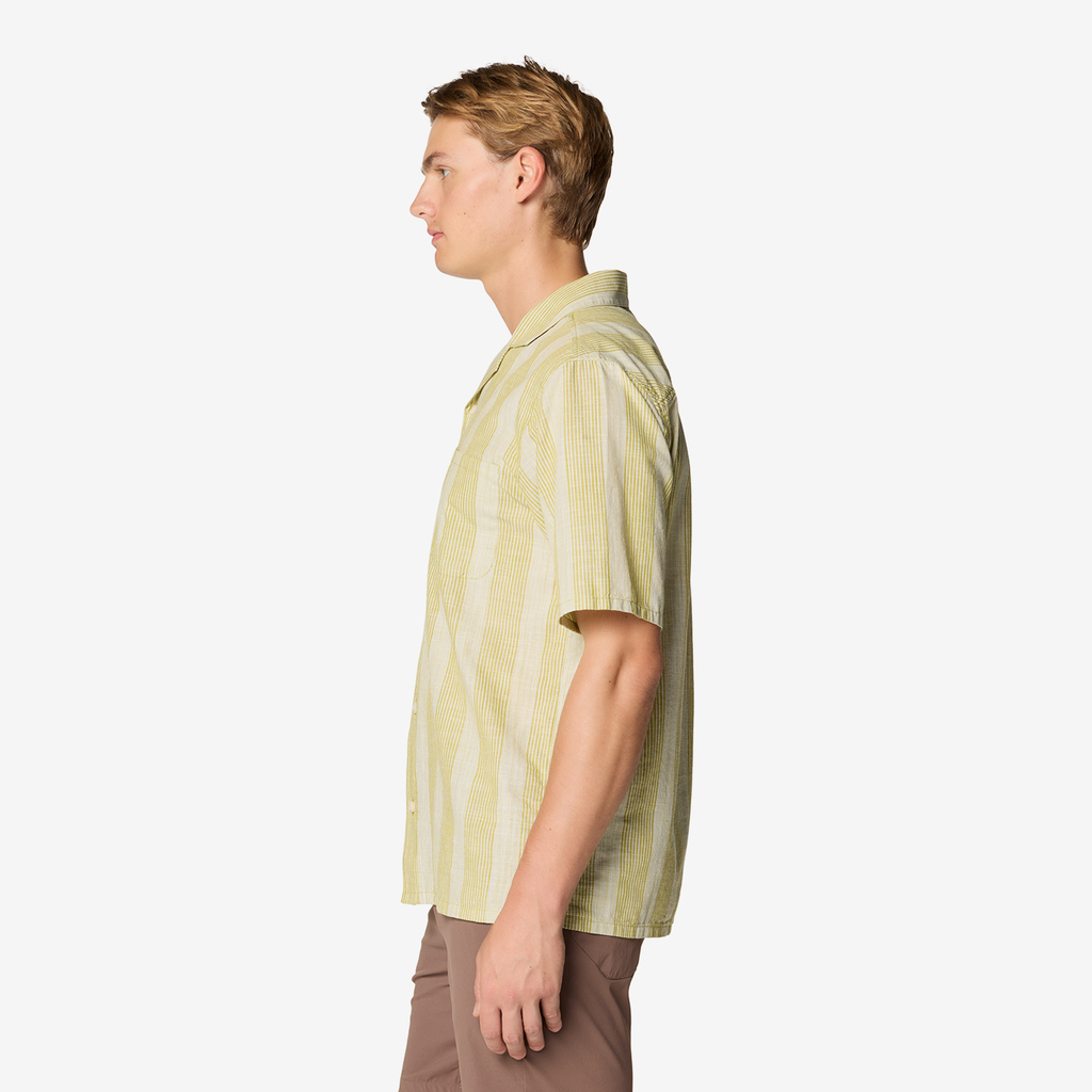 Mountain Hardwear M Cottonwood™ Camp Lite Short Sleeve Shirt in GRÜN