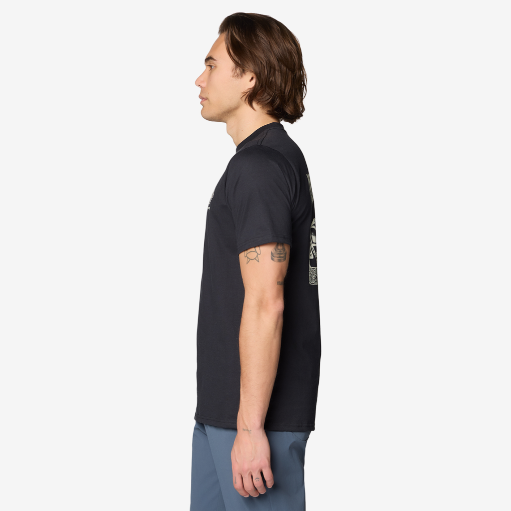 Mountain Hardwear M Journey™ Short Sleeve in SCHWARZ