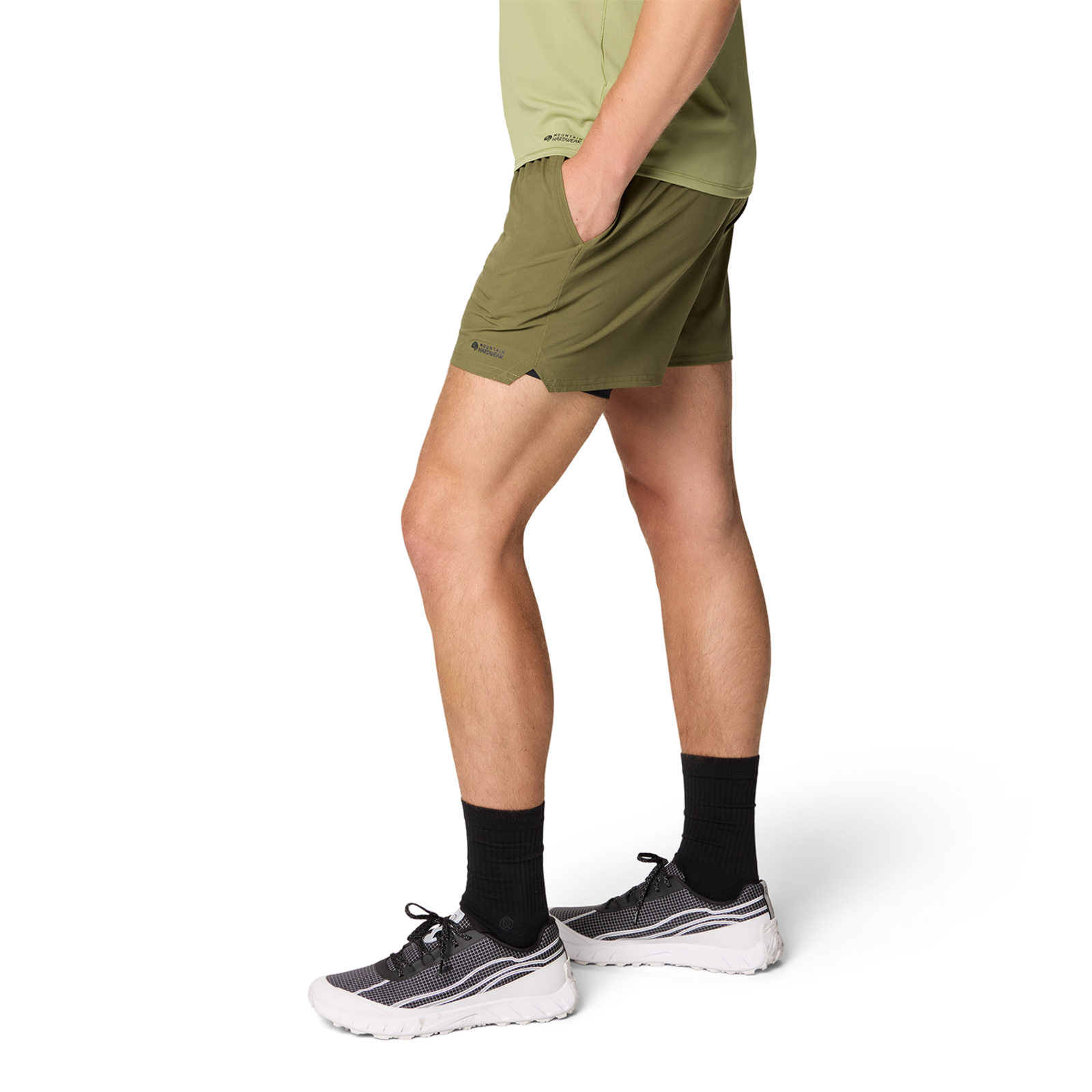 Mountain Hardwear M Shade Lite™ Short in GRÜN