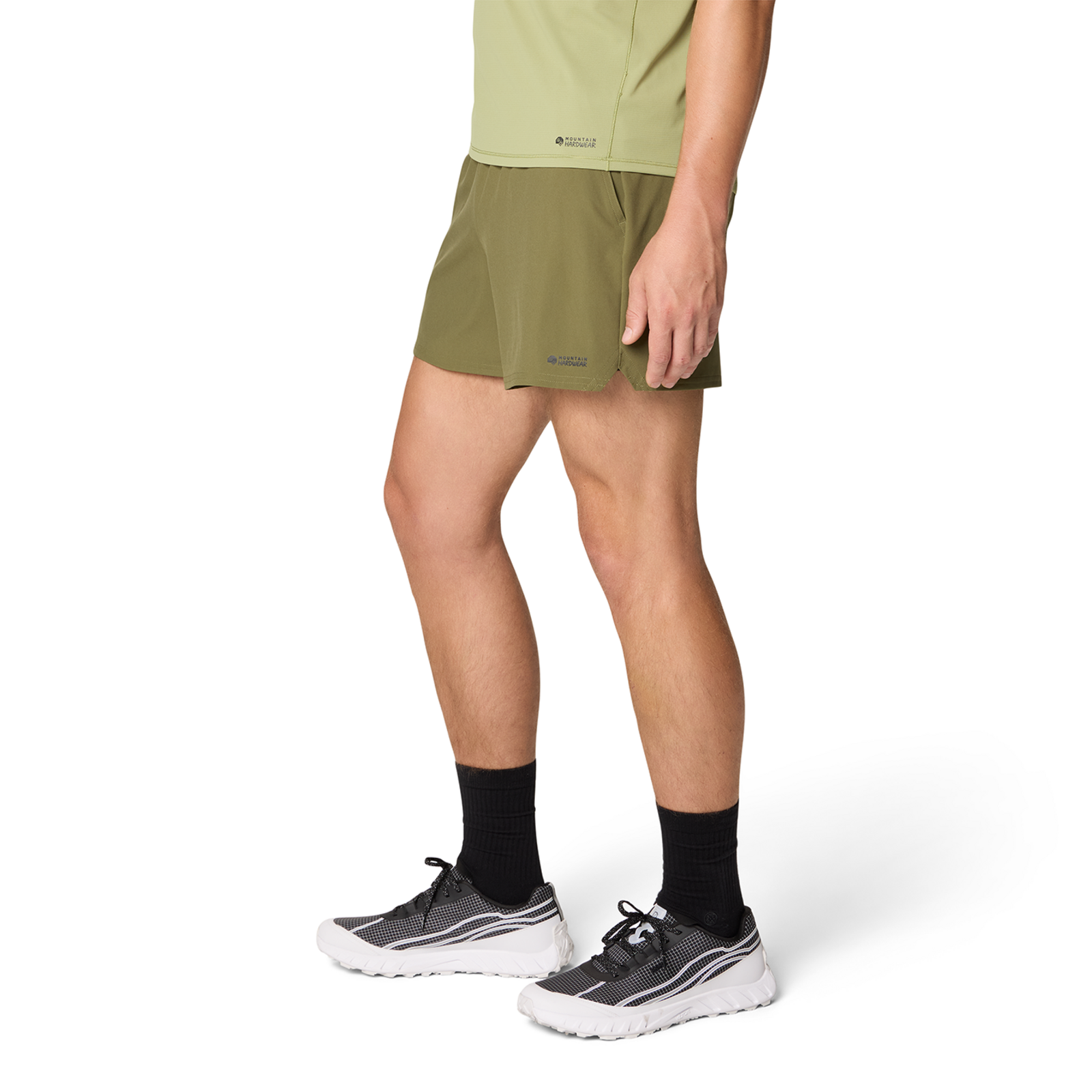 Mountain Hardwear M Shade Lite™ Short in GRÜN