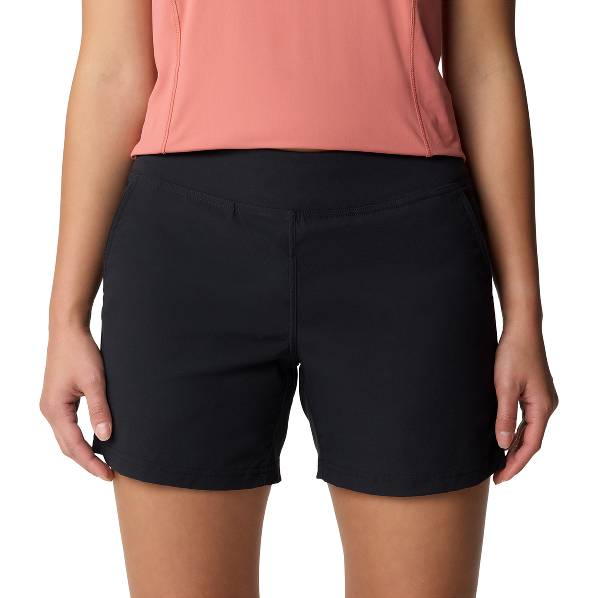 Mountain Hardwear W Dynama™ Short in SCHWARZ