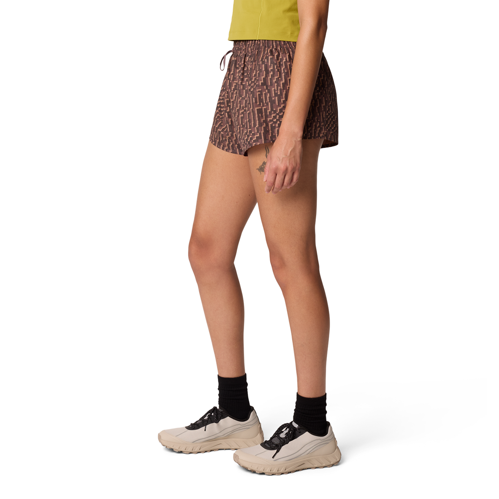 Mountain Hardwear W Shade Lite™ Short in BRAUN