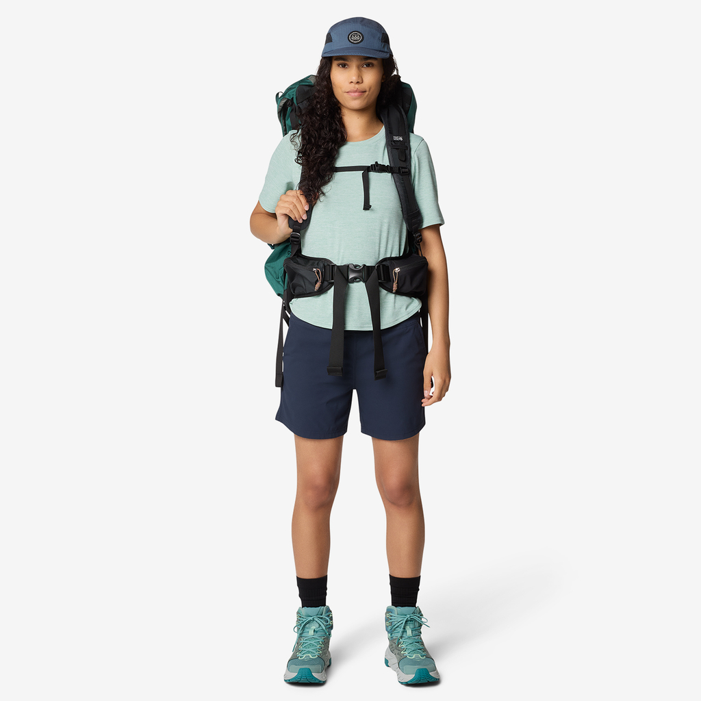 Mountain Hardwear W Dynama™ Short in BLAU