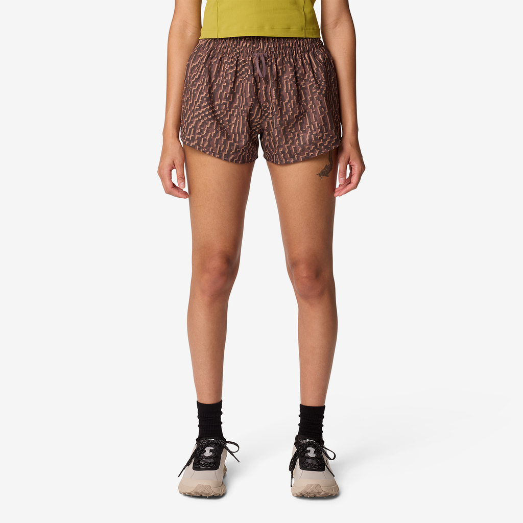 Mountain Hardwear W Shade Lite™ Short in BRAUN