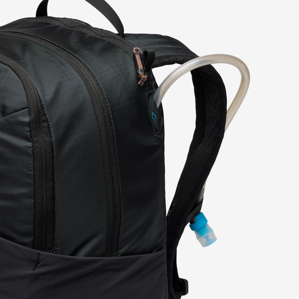 Mountain Hardwear Field Day™ 22L Backpack in BLAU