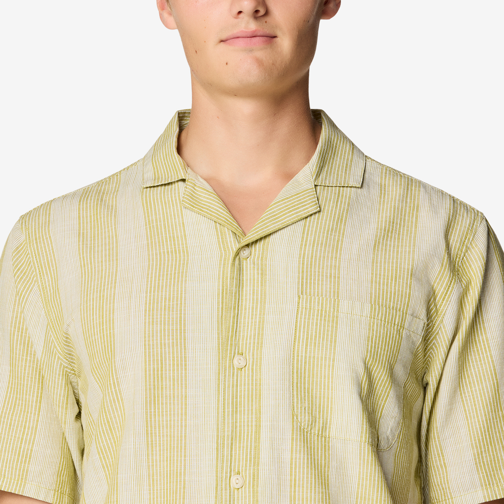 Mountain Hardwear M Cottonwood™ Camp Lite Short Sleeve Shirt in GRÜN