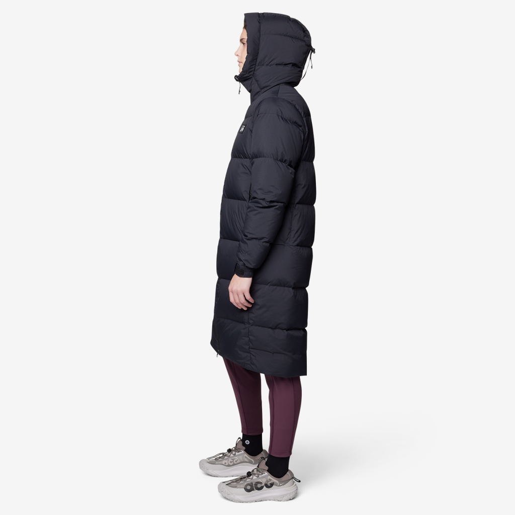Mountain Hardwear W Nevadan™ Down Long Parka in SCHWARZ