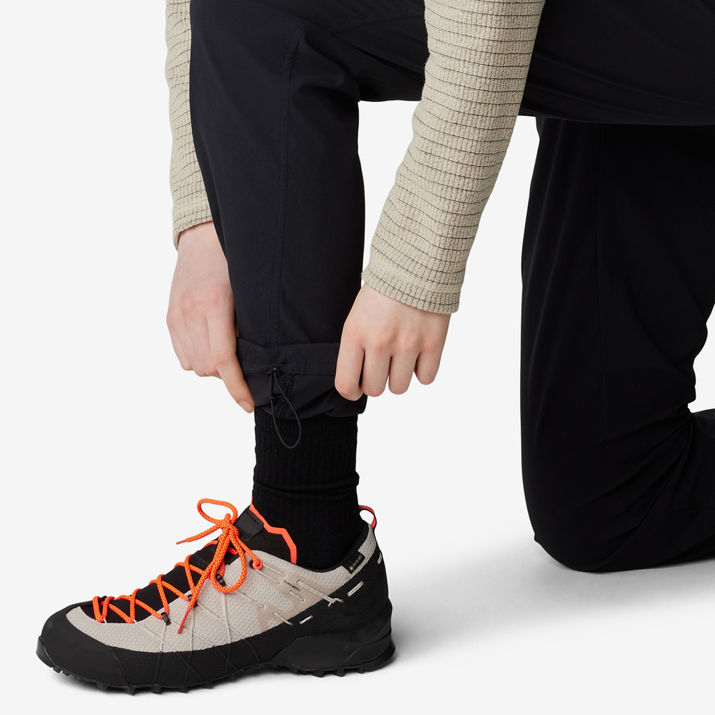 Mountain Hardwear W Dynama™ Pant in SCHWARZ