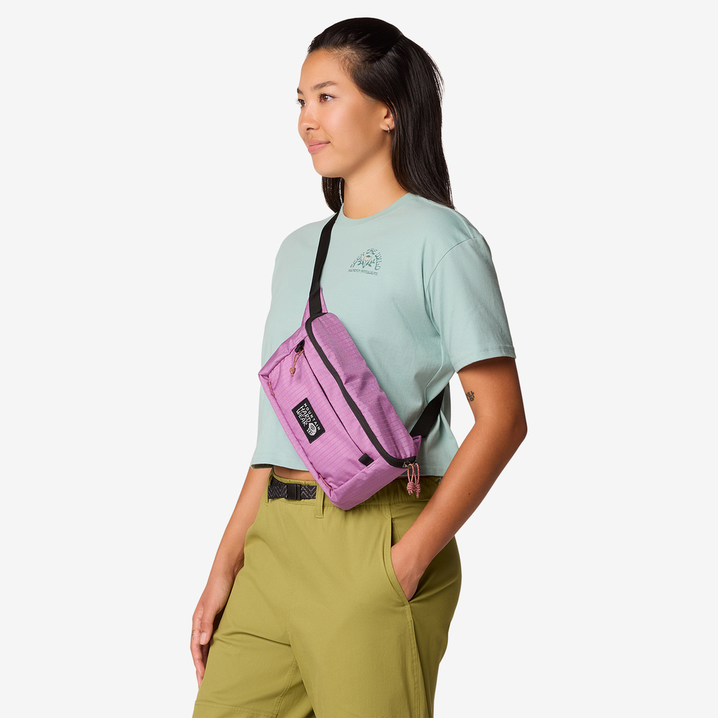 Mountain Hardwear W Seek Floral Boxy Crop Short Sleeve in GRÜN