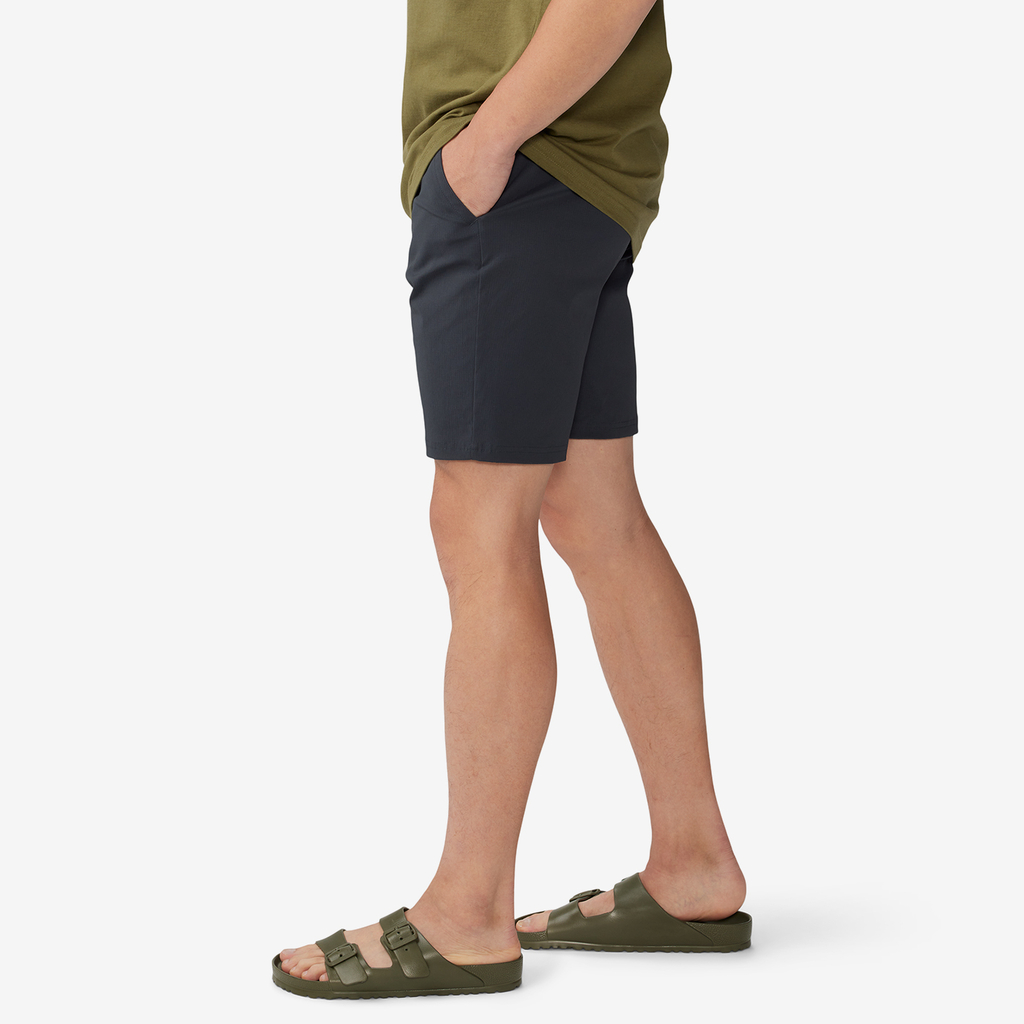 Mountain Hardwear M Axton™ Short in BLAU
