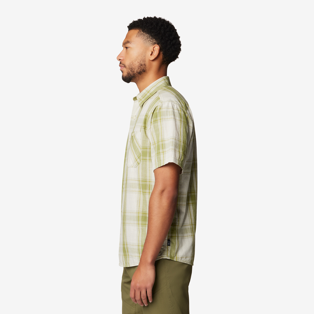 Mountain Hardwear M Cottonwood™ Lite Short Sleeve Shirt in GRÜN