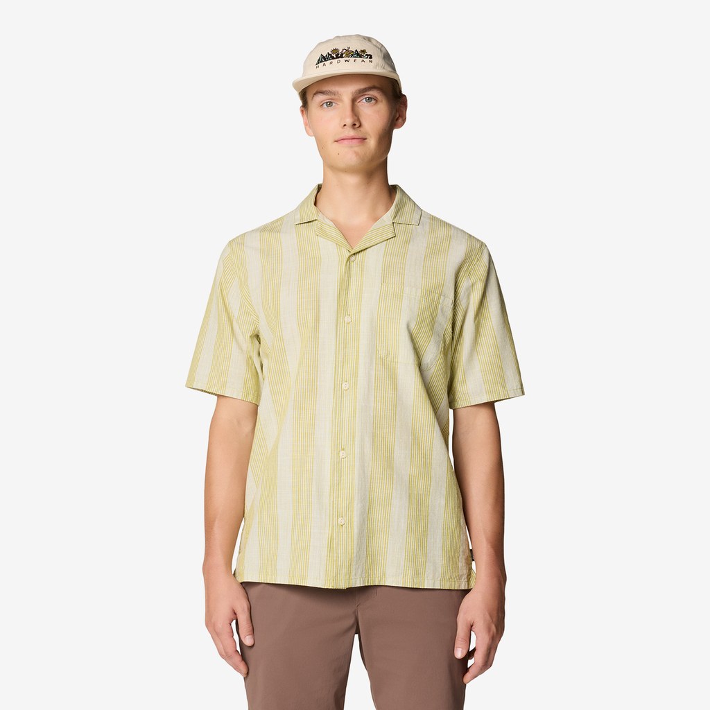 Mountain Hardwear M Cottonwood™ Camp Lite Short Sleeve Shirt in GRÜN