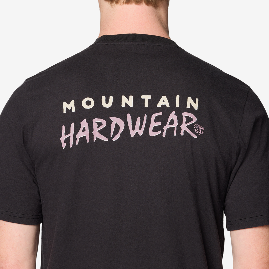 Mountain Hardwear M MHW 90s Type Tilt Graphic SS in SCHWARZ