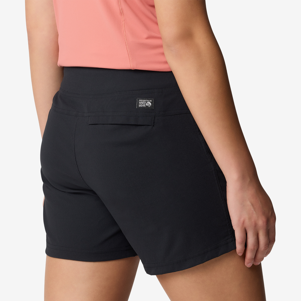 Mountain Hardwear W Dynama™ Short in SCHWARZ
