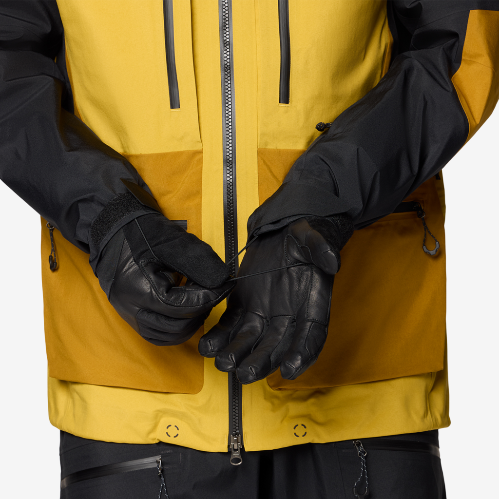 Mountain Hardwear M Mythogen™ GORE-TEX® Pro Jacket in SCHWARZ