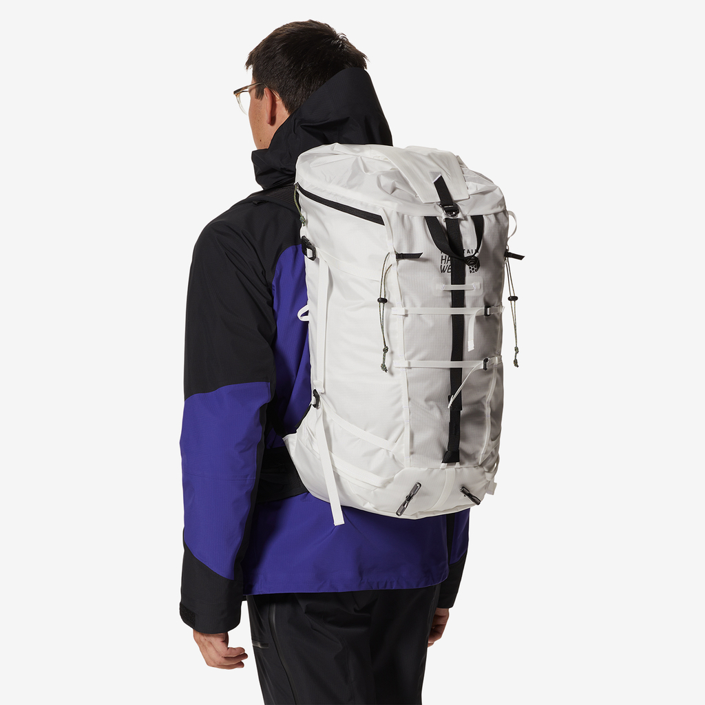 Mountain Hardwear Alpine Light™ 35 Backpack in WEISS