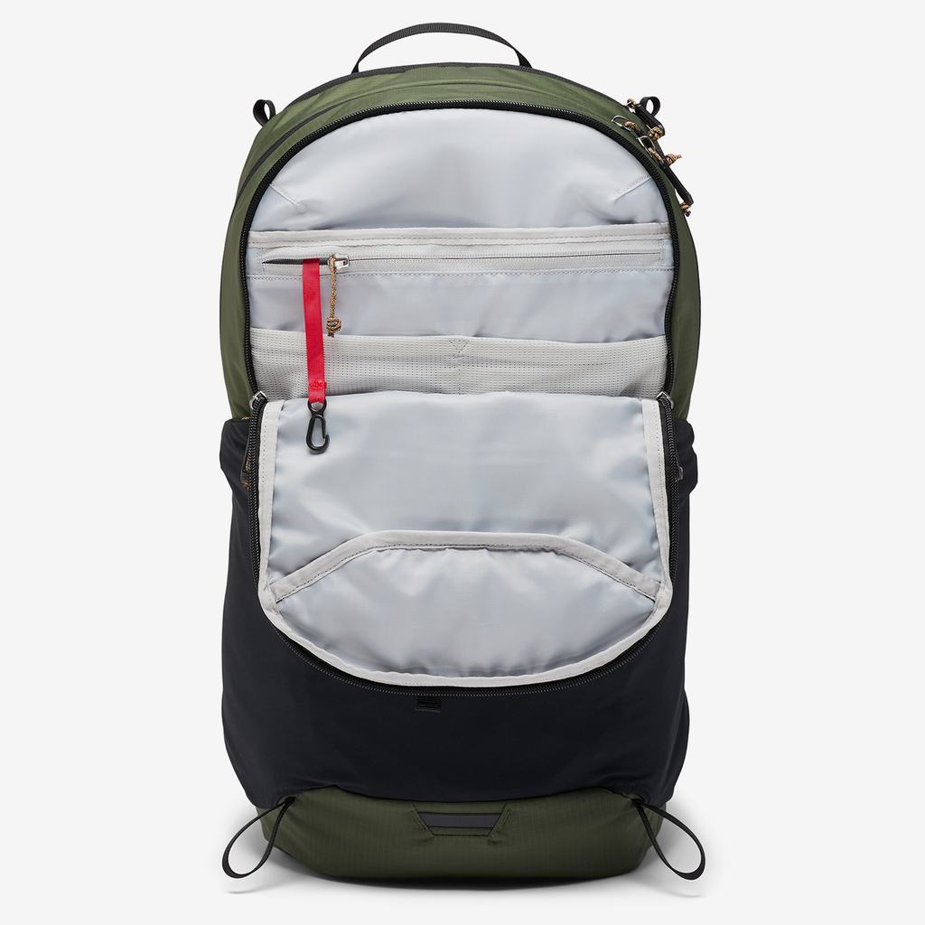 Mountain Hardwear Field Day™ 22L Backpack in GRÜN