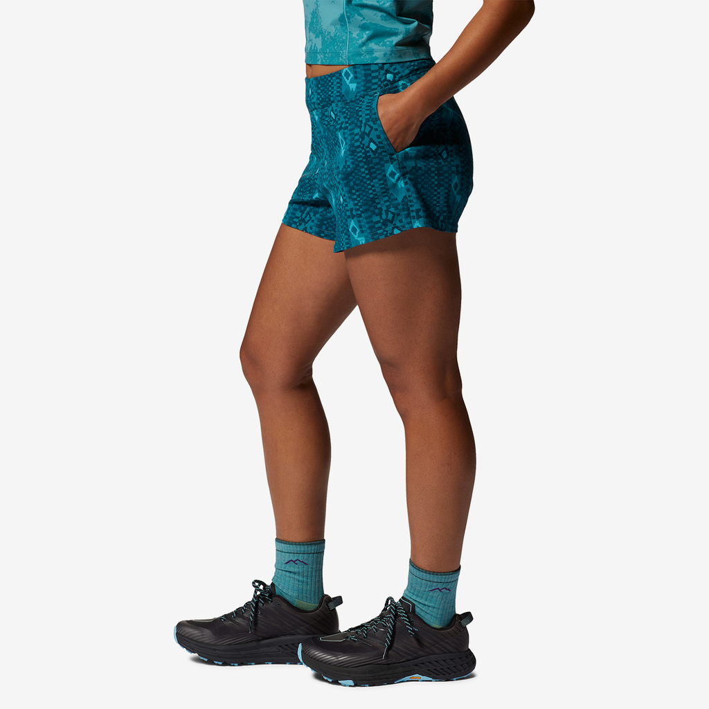 Mountain Hardwear W Dynama™ Pull-On Short in BLAU