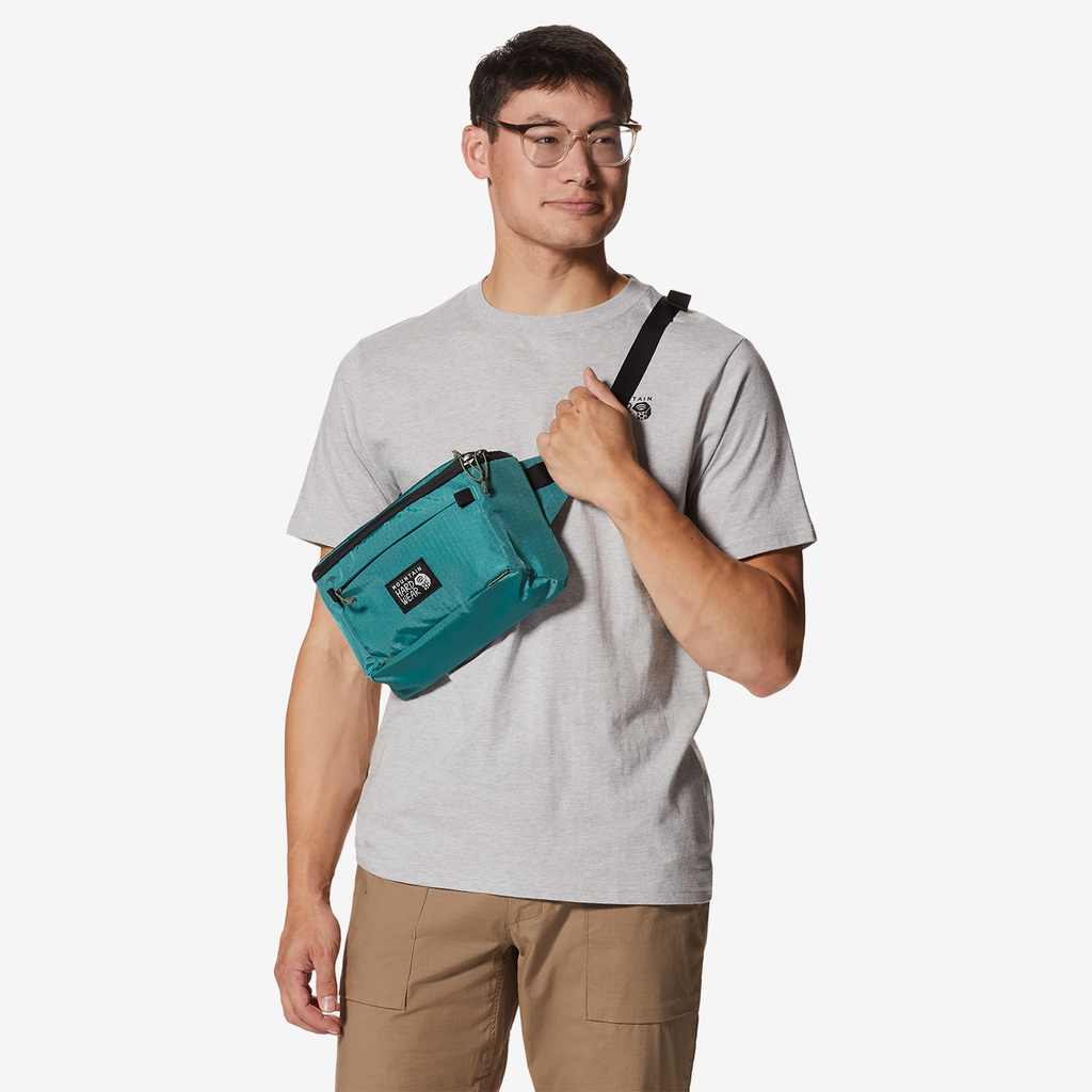 Mountain Hardwear Camp 4™ Hip Pack in BLAU