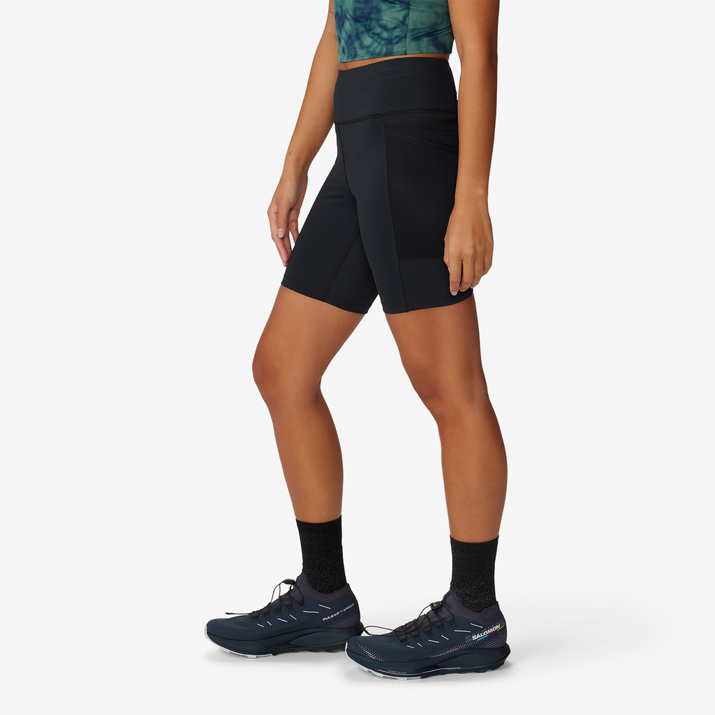 Mountain Hardwear W Yuba Trail™ Short in SCHWARZ