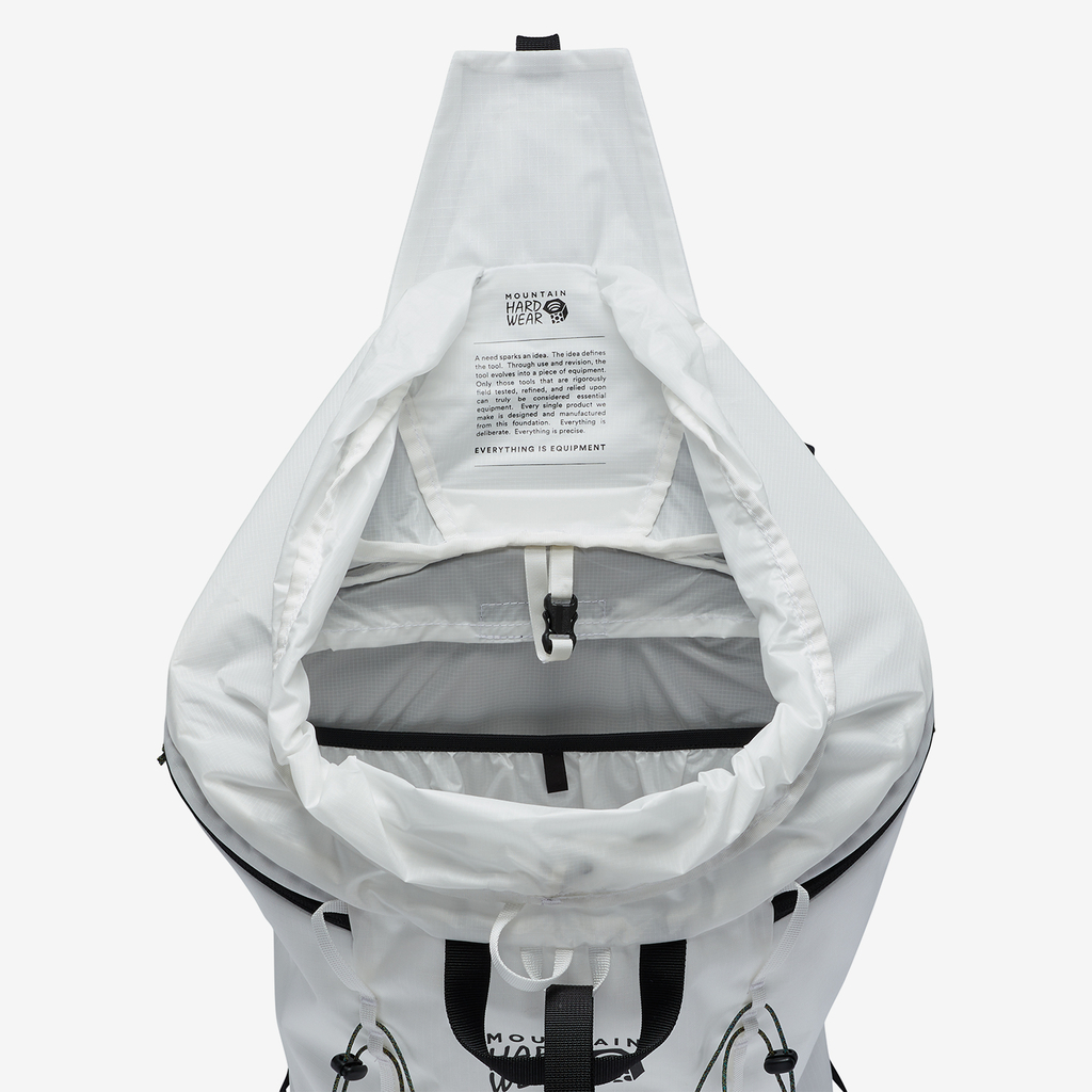 Mountain Hardwear Alpine Light™ 28 Backpack in WEISS