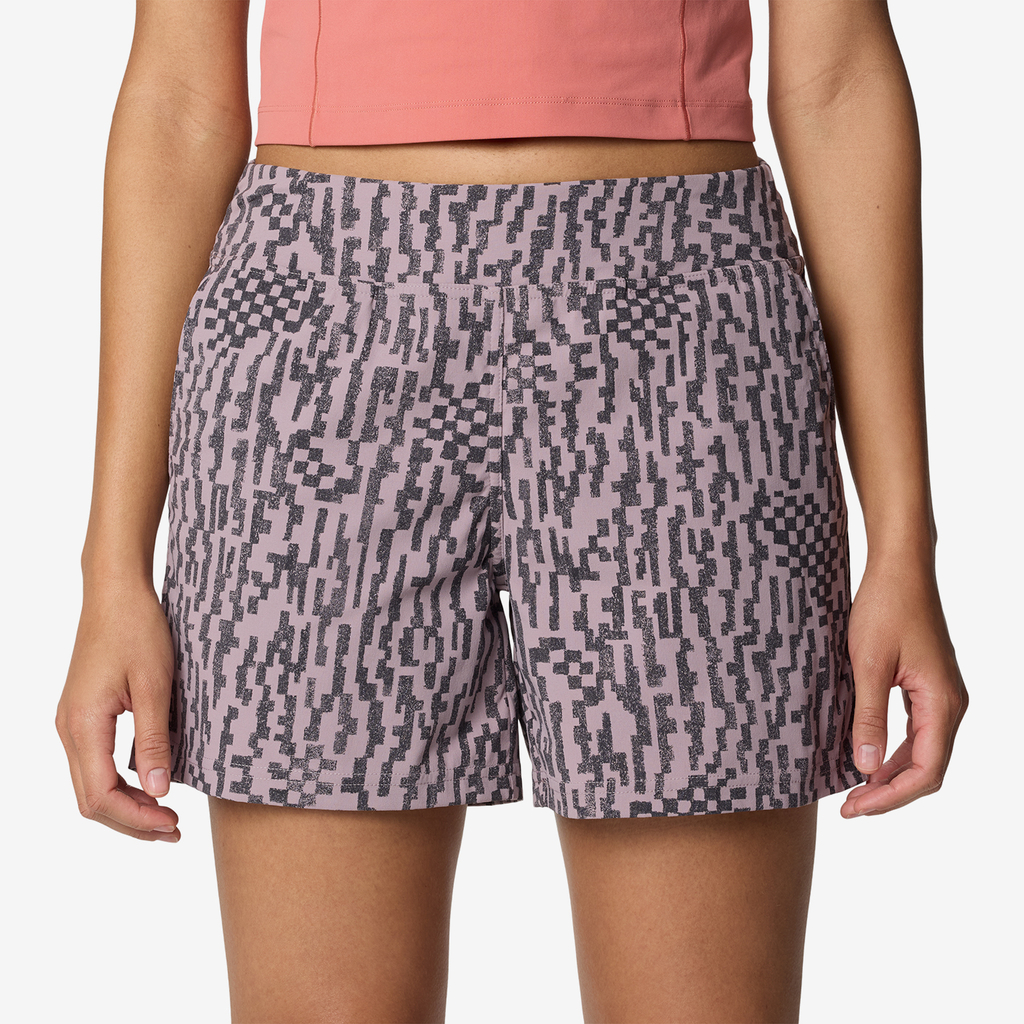 Mountain Hardwear W Dynama™ Short in VIOLETT