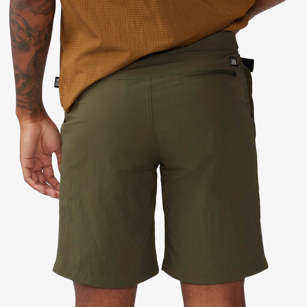 Mountain Hardwear M Stryder™ Short in GRÜN