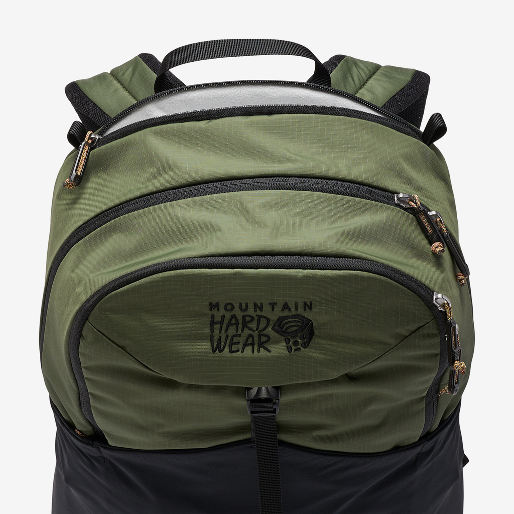 Mountain Hardwear Field Day™ 22L Backpack in GRÜN