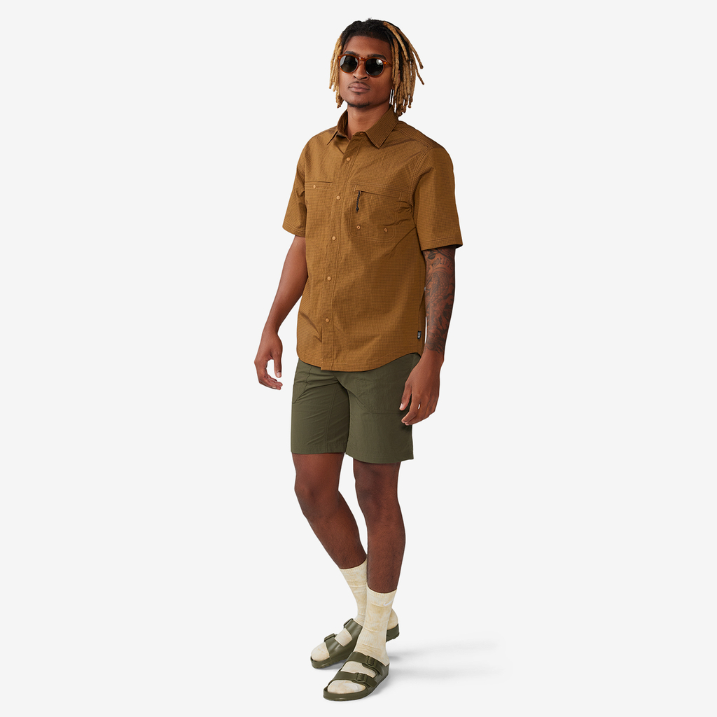 Mountain Hardwear M Stryder™ Short in GRÜN