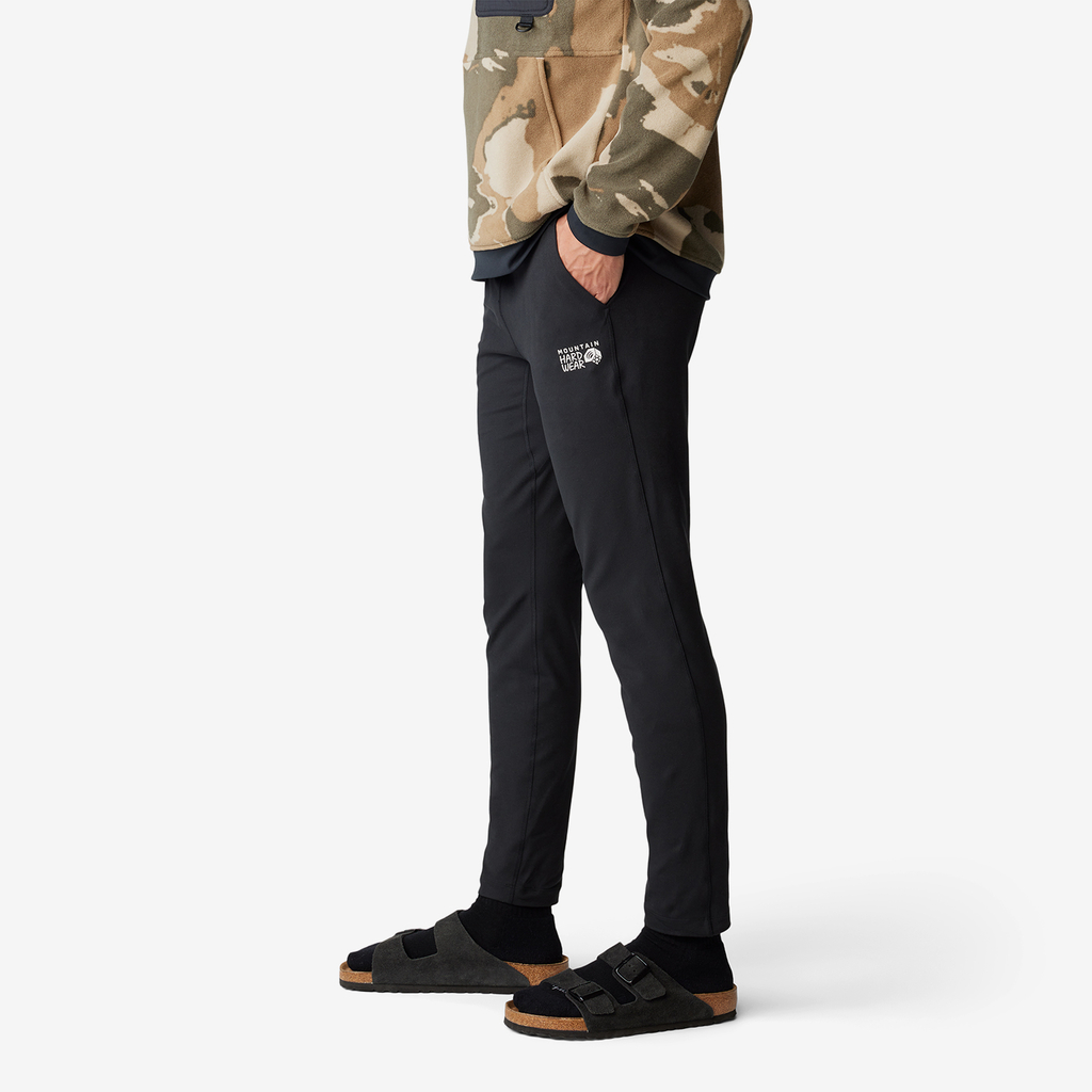 Mountain Hardwear M Butter™ Slim Pant in SCHWARZ