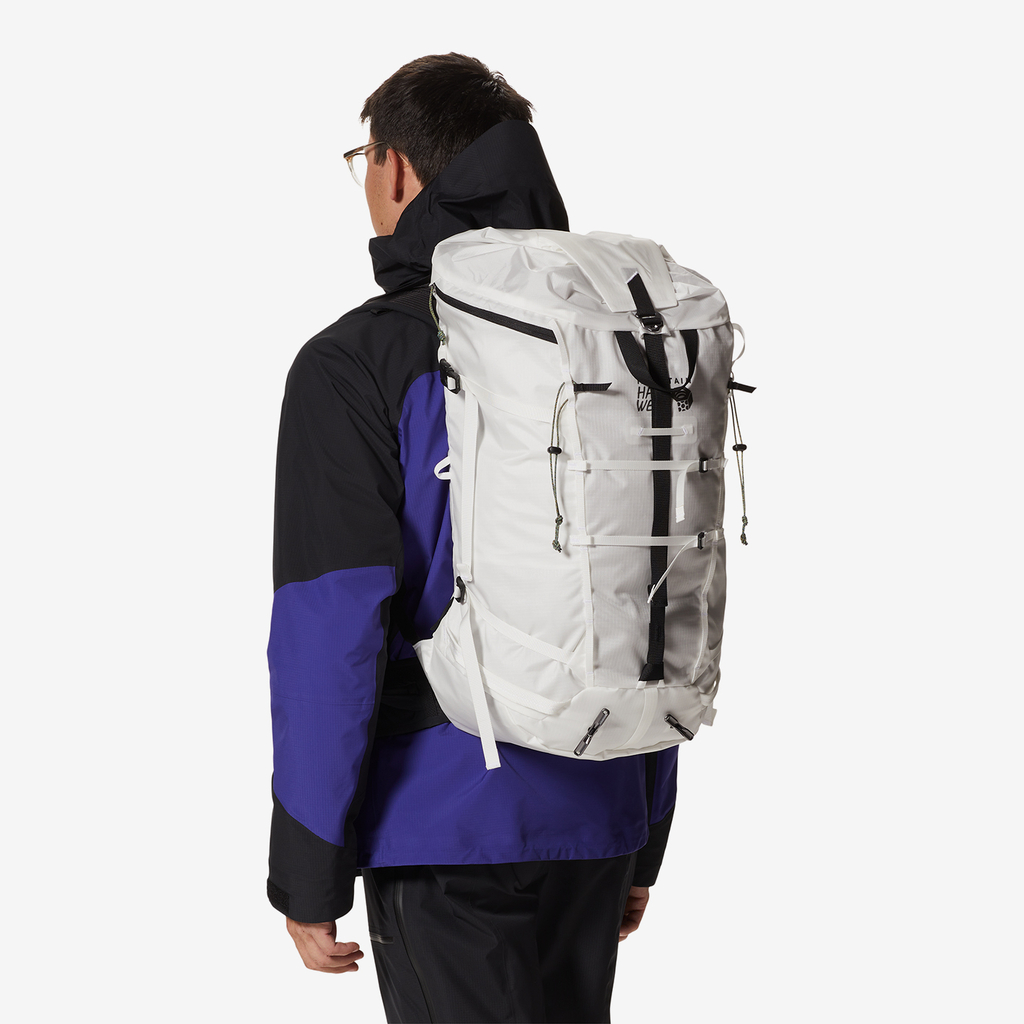 Mountain Hardwear Alpine Light™ 35 Backpack in WEISS