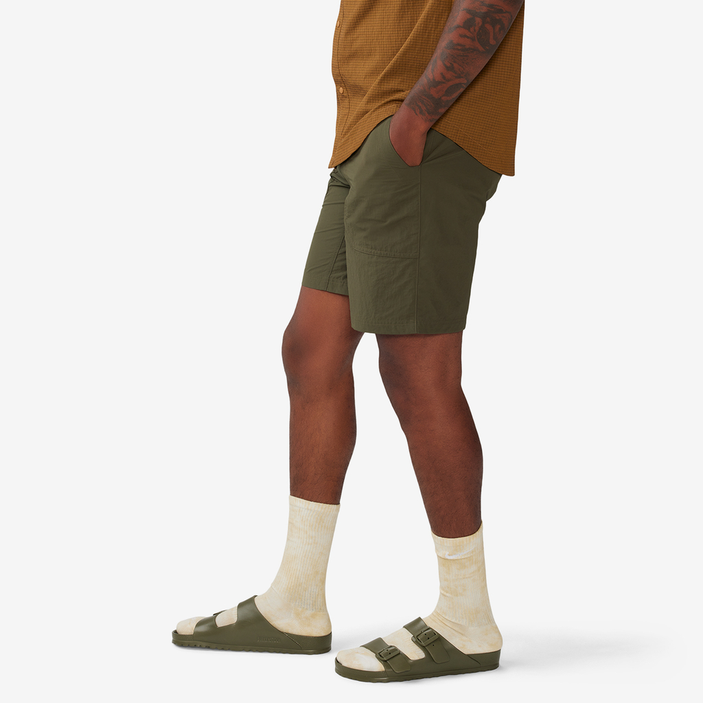 Mountain Hardwear M Stryder™ Short in GRÜN