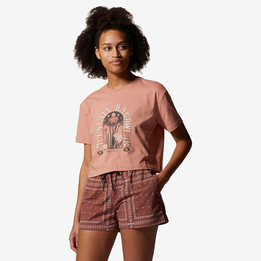 Mountain Hardwear W Alpine Flowers™ Short Sleeve Tee in PINK